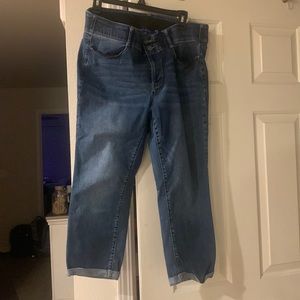 Apt 9 capri with Stretchy waistband